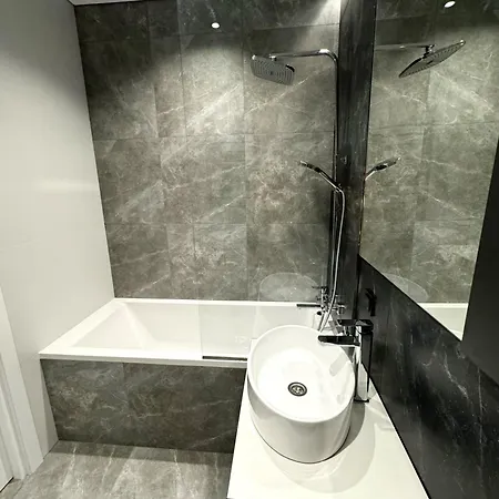 Avalon стрийська автовокзал,трускавецька 利沃夫