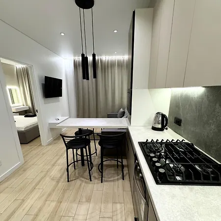 Avalon стрийська автовокзал,трускавецька